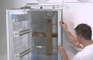 Установка встраиваемого холодильника в Никольском